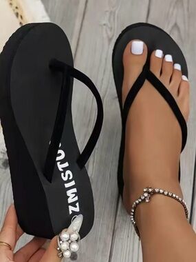 Black Platform Flip Flop Sandals for Women